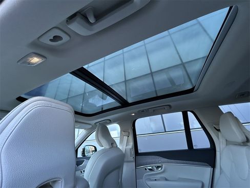 Certified 2023 Volvo XC90 B6 Plus image 25