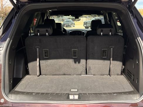 Used 2023 Chevrolet Traverse Premier image 30