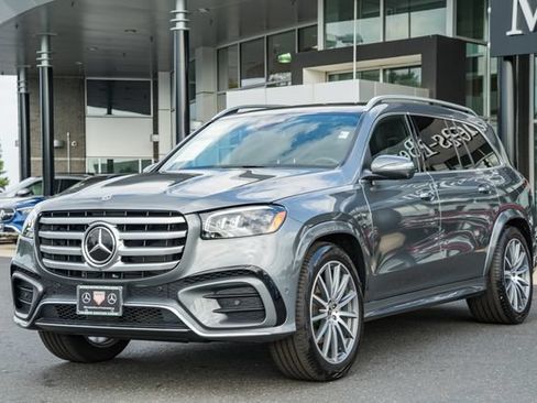 Used 2025 Mercedes-Benz GLS 450 4MATIC image 3