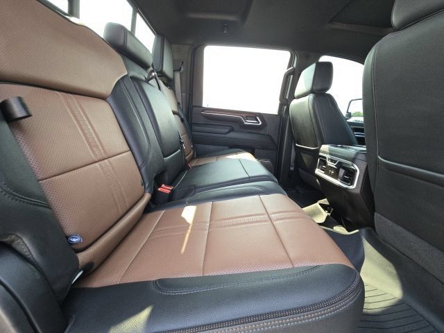 Used 2024 Chevrolet Silverado 3500 High Country w/ High Country Premium Package AWD/4WD image 13