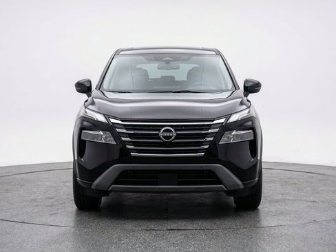 Used 2025 Nissan Rogue SV AWD/4WD image 2