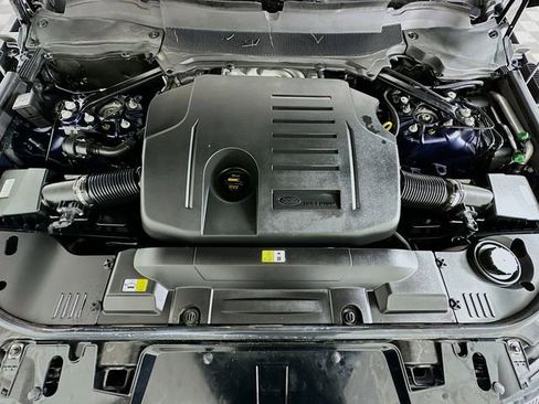 Used 2020 Land Rover Range Rover Sport HSE image 32