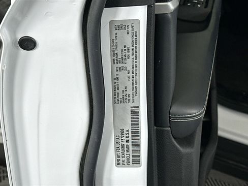 Used 2023 Jeep Grand Cherokee L Limited w/ Trailer Tow Group (B) AWD/4WD image 12