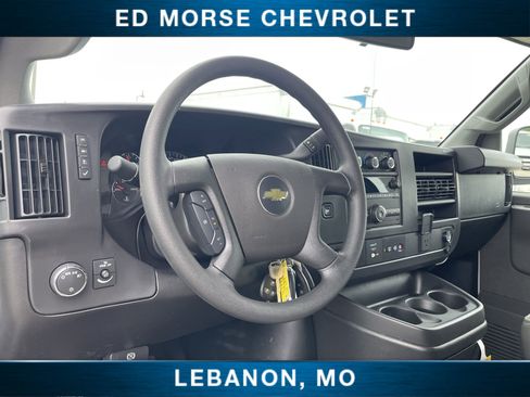 New 2026 Chevrolet Express 3500 LS image 31