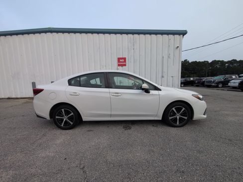 Used 2022 Subaru Impreza 2.0i Premium AWD/4WD image 9