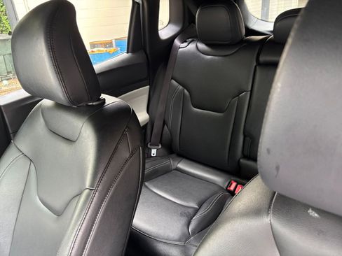 Used 2025 Jeep Compass Limited AWD/4WD image 34