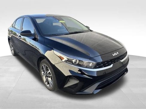 Certified 2023 Kia Forte LXS FWD image 1