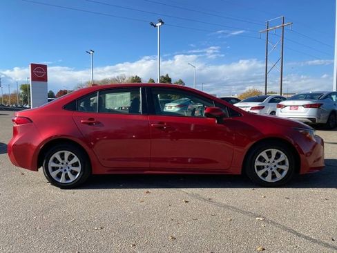 Used 2020 Toyota Corolla LE image 6