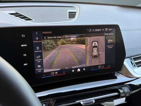 New 2027 BMW X2 xDrive28i AWD/4WD image 19