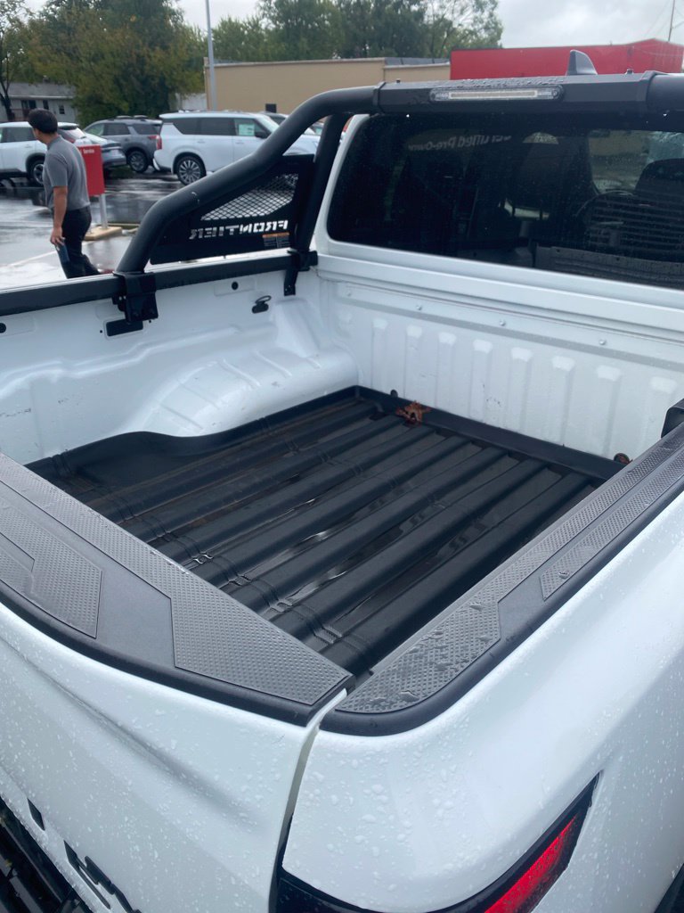 Used 2023 Nissan Frontier SV w/ Midnight Edition Package AWD/4WD image 15