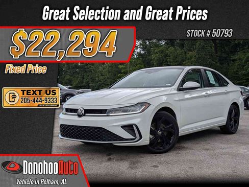 Used 2025 Volkswagen Jetta SE w/ Sunroof Package FWD image 1