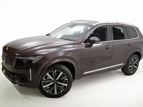 Used 2025 Volvo XC90 B6 Core w/ Protection Package image 3