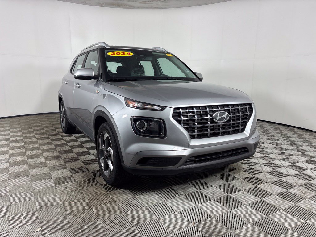 Used 2024 Hyundai Venue SEL FWD image 1