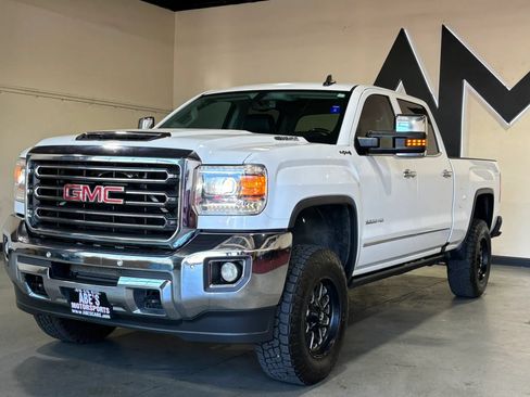 Used 2018 GMC Sierra 2500 SLT w/ Duramax Plus Package AWD/4WD image 1