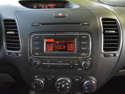 Used 2015 Kia Forte LX image 27