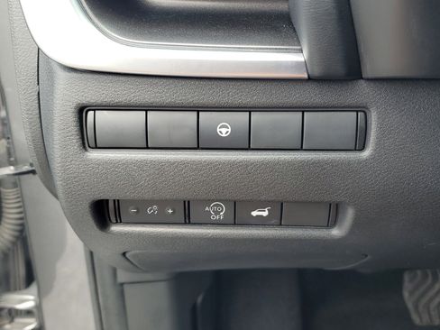 Certified 2024 Nissan Rogue SV FWD image 24