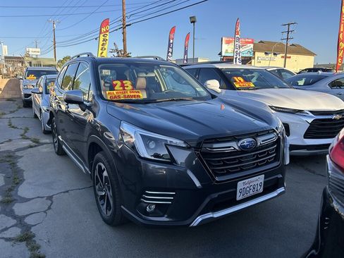 Used 2023 Subaru Forester Touring image 2