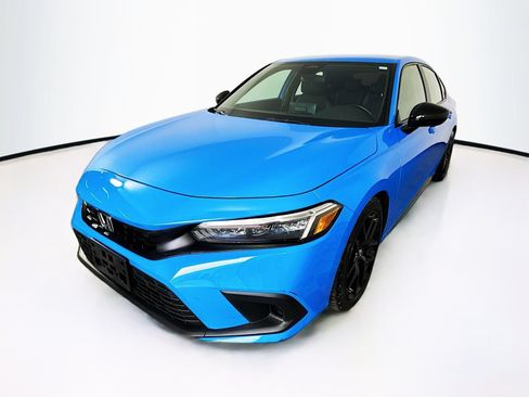 Used 2023 Honda Civic Sport image 3