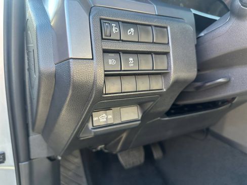Certified 2026 Toyota Tacoma SR5 AWD/4WD image 17