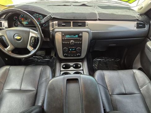 Used 2011 Chevrolet Avalanche LT w/ Suspension Package, Off-Road AWD/4WD image 19