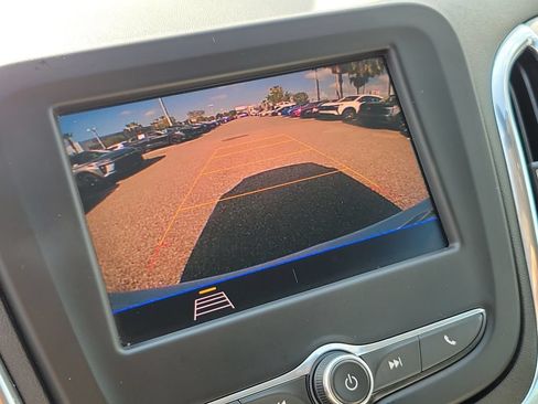 Used 2021 Chevrolet Equinox LT FWD image 25