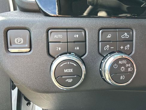 New 2026 GMC Sierra 1500 SLT w/ SLT Convenience Package image 15