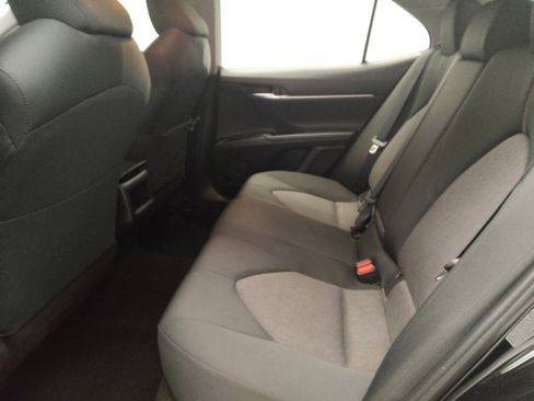 Used 2018 Toyota Camry LE w/ Convenience Package FWD image 18