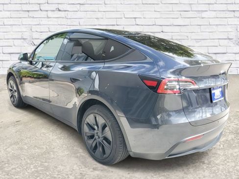 Used 2024 Tesla Model Y Long Range image 2