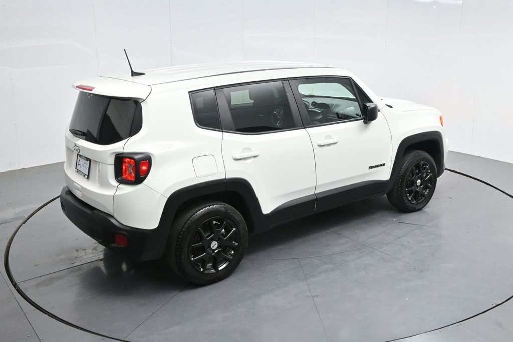Used 2023 Jeep Renegade Latitude AWD/4WD image 14
