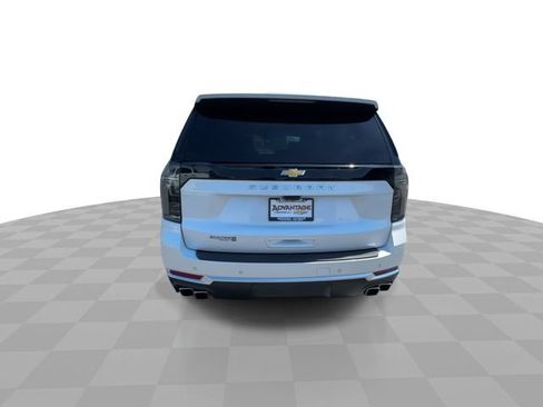 Certified 2025 Chevrolet Suburban High Country AWD/4WD image 7