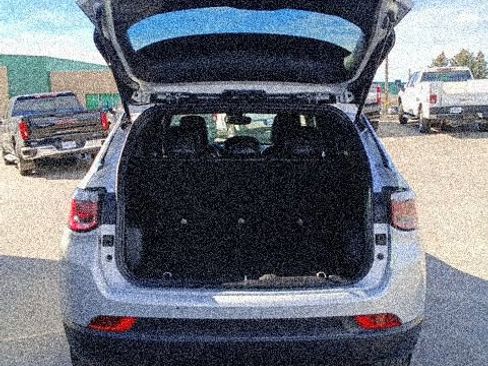 Used 2025 Jeep Compass Limited image 29