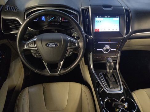 Used 2018 Ford Edge Titanium w/ Technology Package FWD image 22