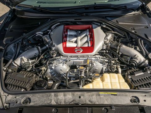Used 2016 Nissan GT-R Black Edition AWD/4WD image 15