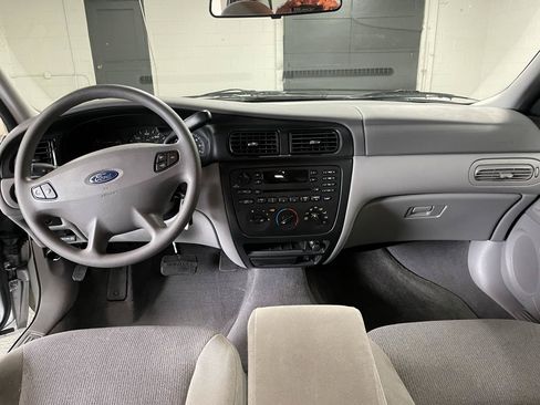 Used 2002 Ford Taurus SE FWD image 16
