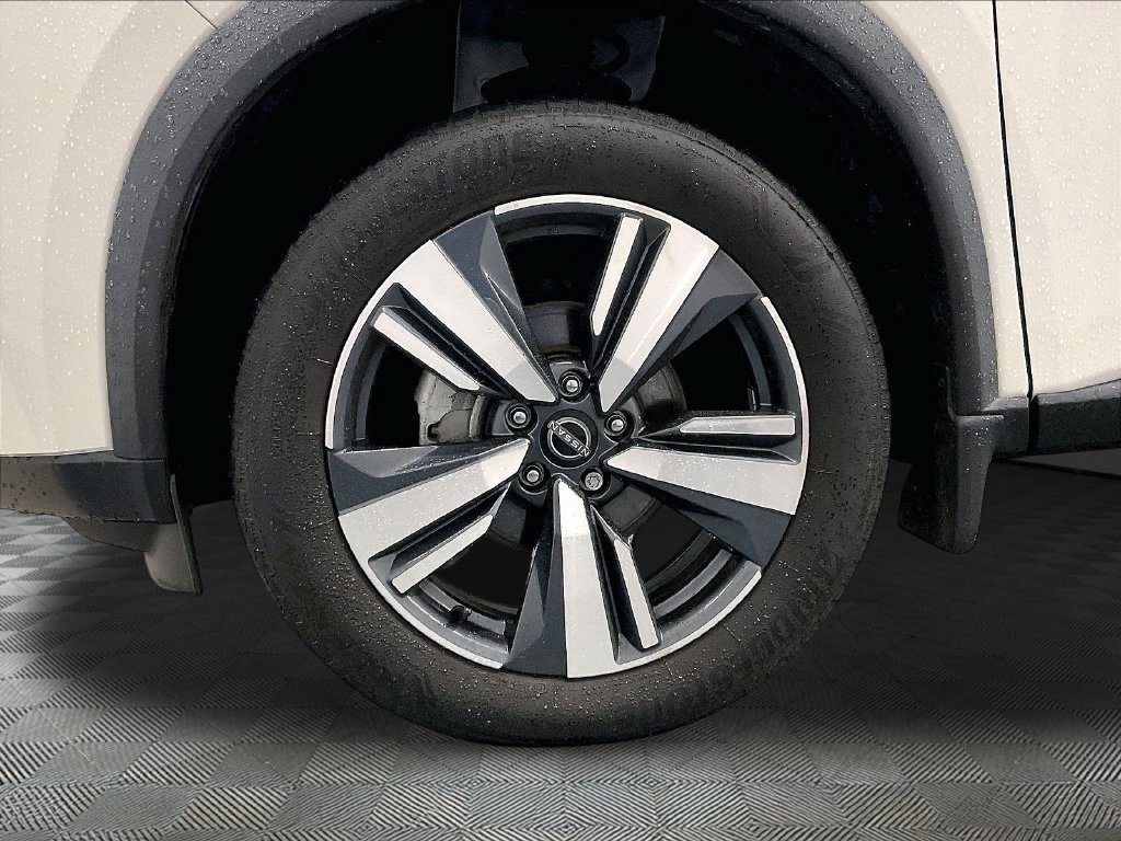 Used 2023 Nissan Rogue SL AWD/4WD image 7