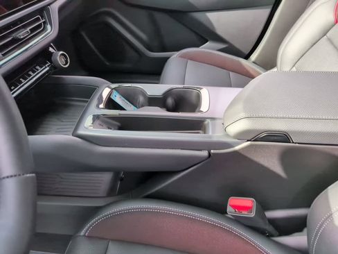 Used 2024 Chevrolet Equinox EV RS FWD image 28