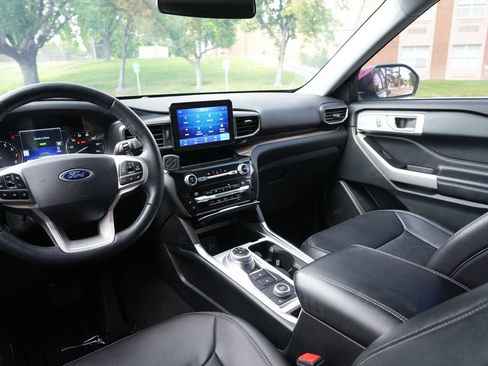 Used 2021 Ford Explorer Limited w/ Hybrid Equipment Group 310A AWD/4WD image 21