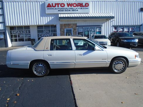 Used 1998 Cadillac De Ville image 1