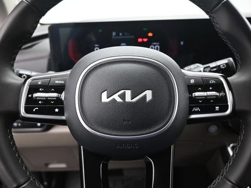 Used 2026 Kia Carnival FWD image 12