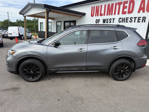 Used 2017 Nissan Rogue SV w/ Midnight Edition AWD/4WD image 12