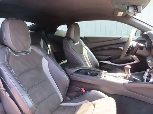 Used 2018 Chevrolet Camaro SS RWD image 20