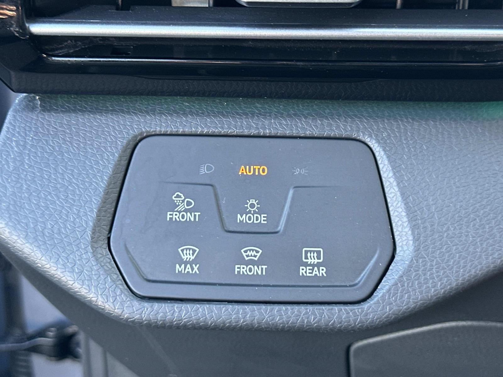 Certified 2023 Volkswagen ID.4 Pro S AWD/4WD image 19