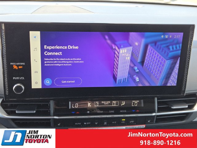 Used 2026 Toyota Sienna XLE FWD image 18