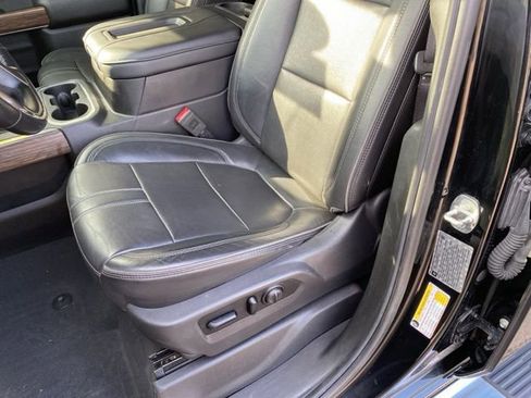 Used 2020 Chevrolet Silverado 2500 High Country w/ Technology Package image 17