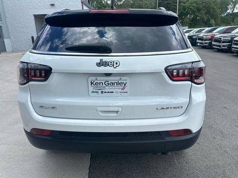 Used 2022 Jeep Compass Limited w/ Sun and Sound Group AWD/4WD image 5