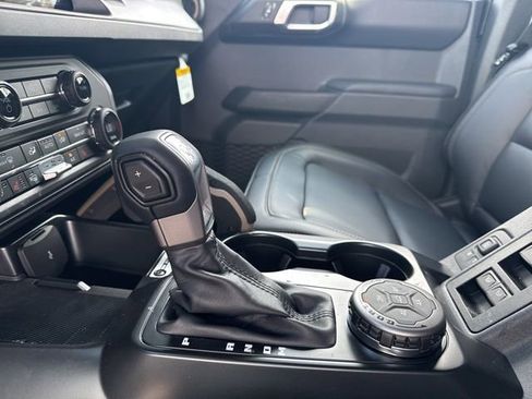 New 2025 Ford Bronco Badlands image 16