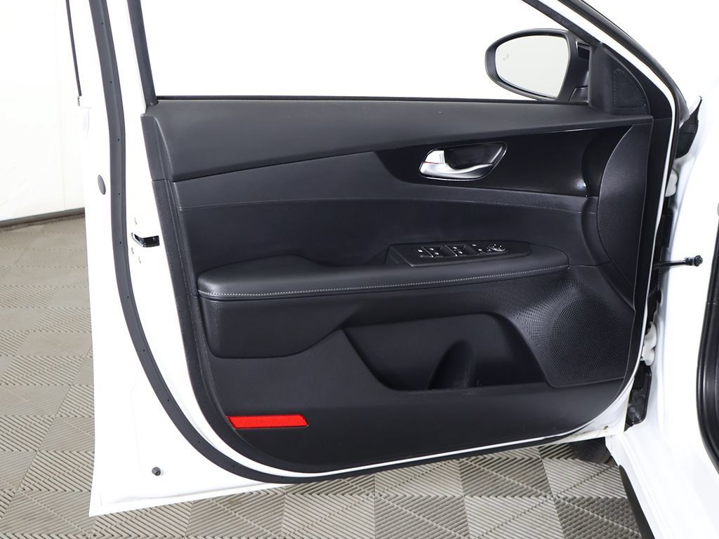 Used 2024 Kia Forte GT-Line FWD image 21