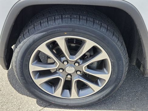 Used 2018 Jeep Grand Cherokee Limited AWD/4WD image 17