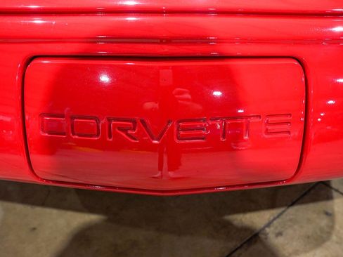 Used 1995 Chevrolet Corvette Base 2dr Convertible image 32