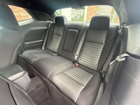Used 2013 Dodge Challenger SXT RWD image 13
